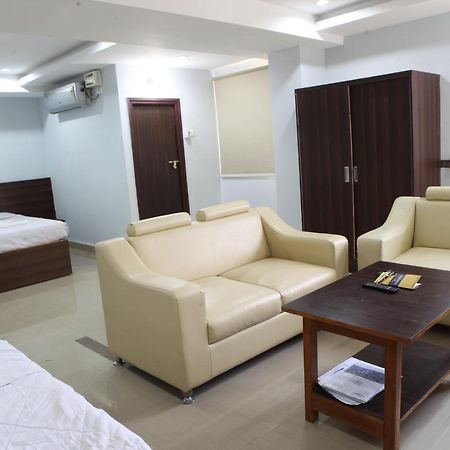Nova Pride Hotel 海得拉巴 外观 照片