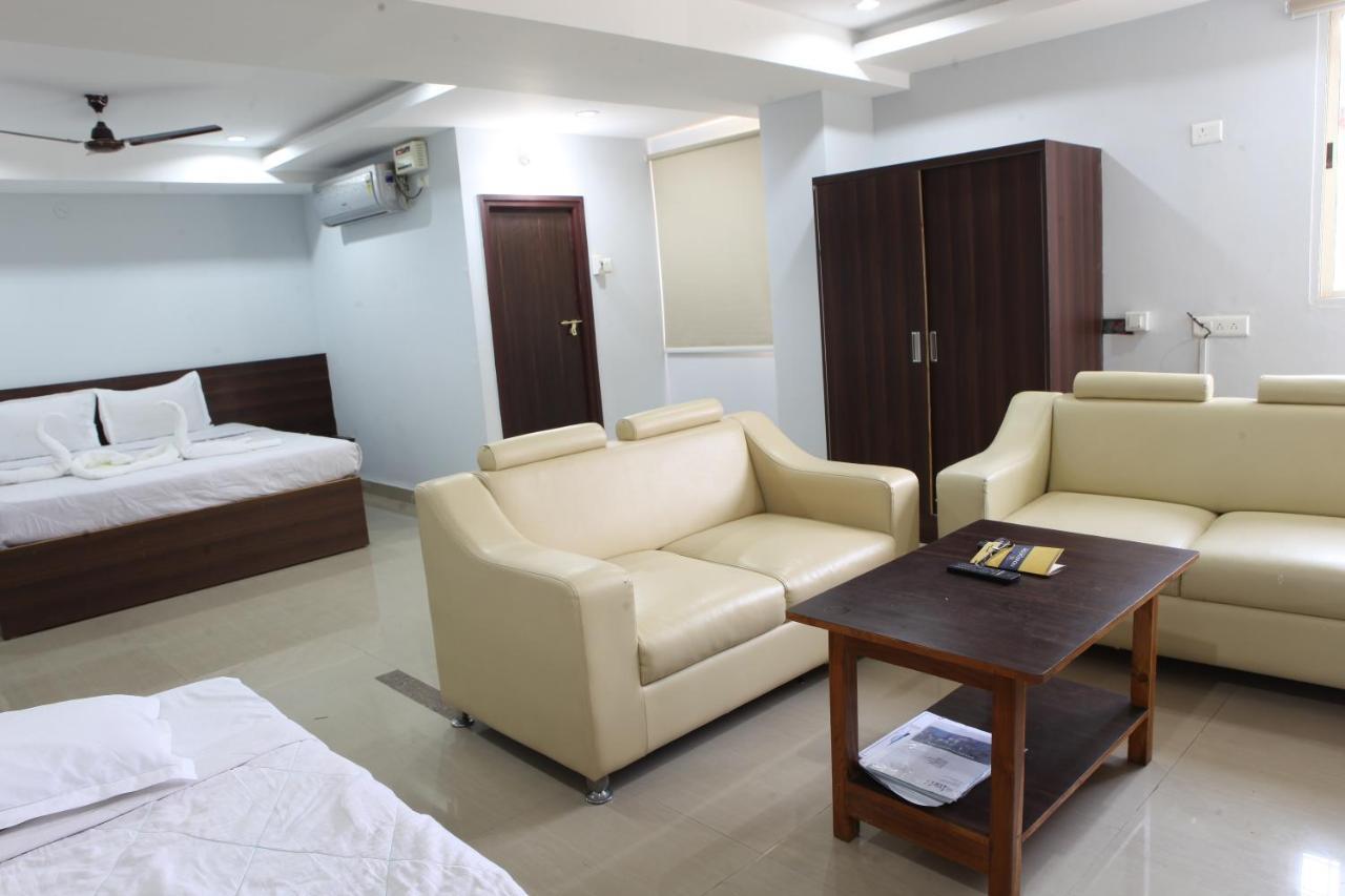 Nova Pride Hotel 海得拉巴 外观 照片